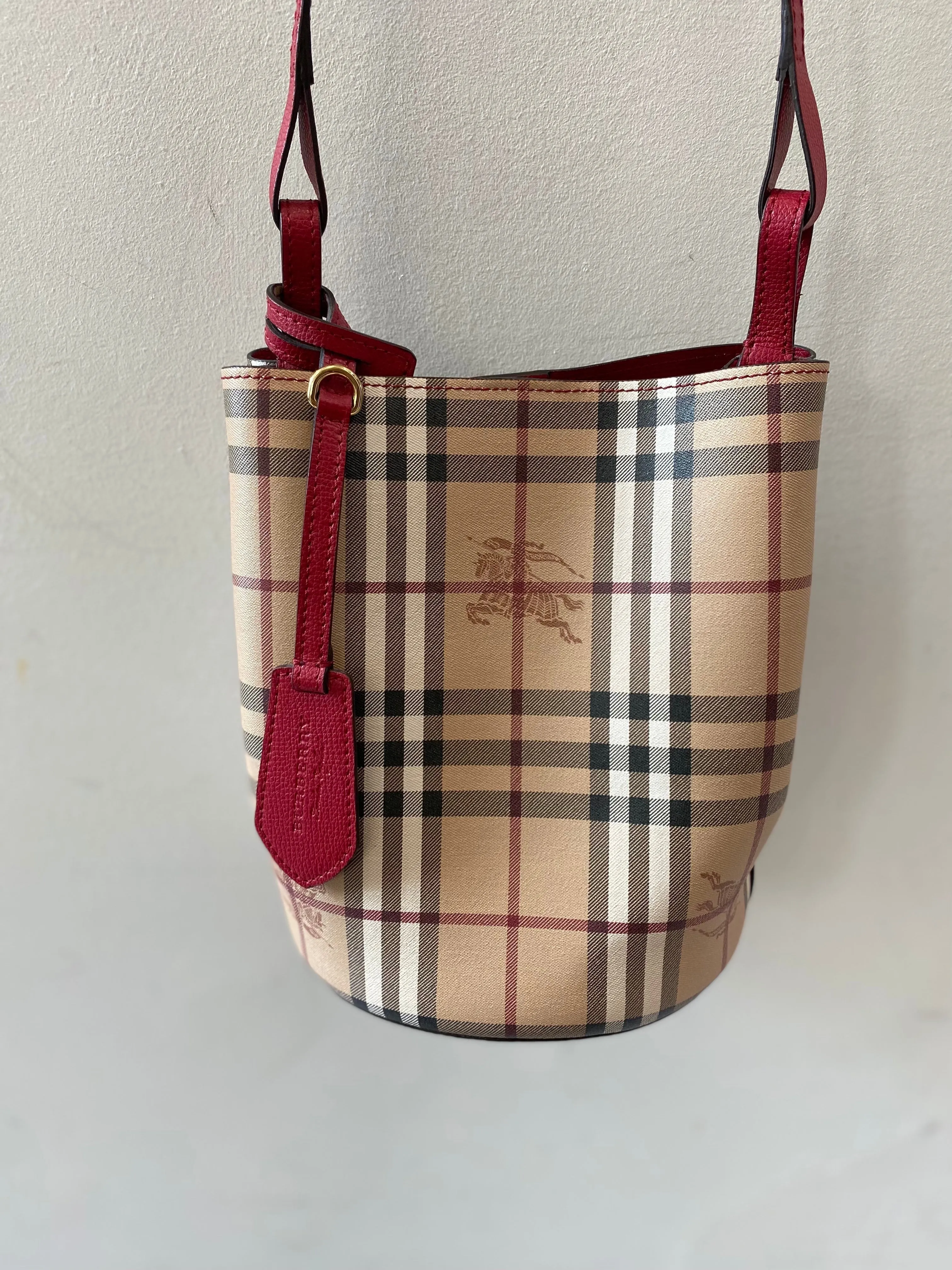 BURBERRY HAYMARKET CHECK LORNE BUCKET BAG