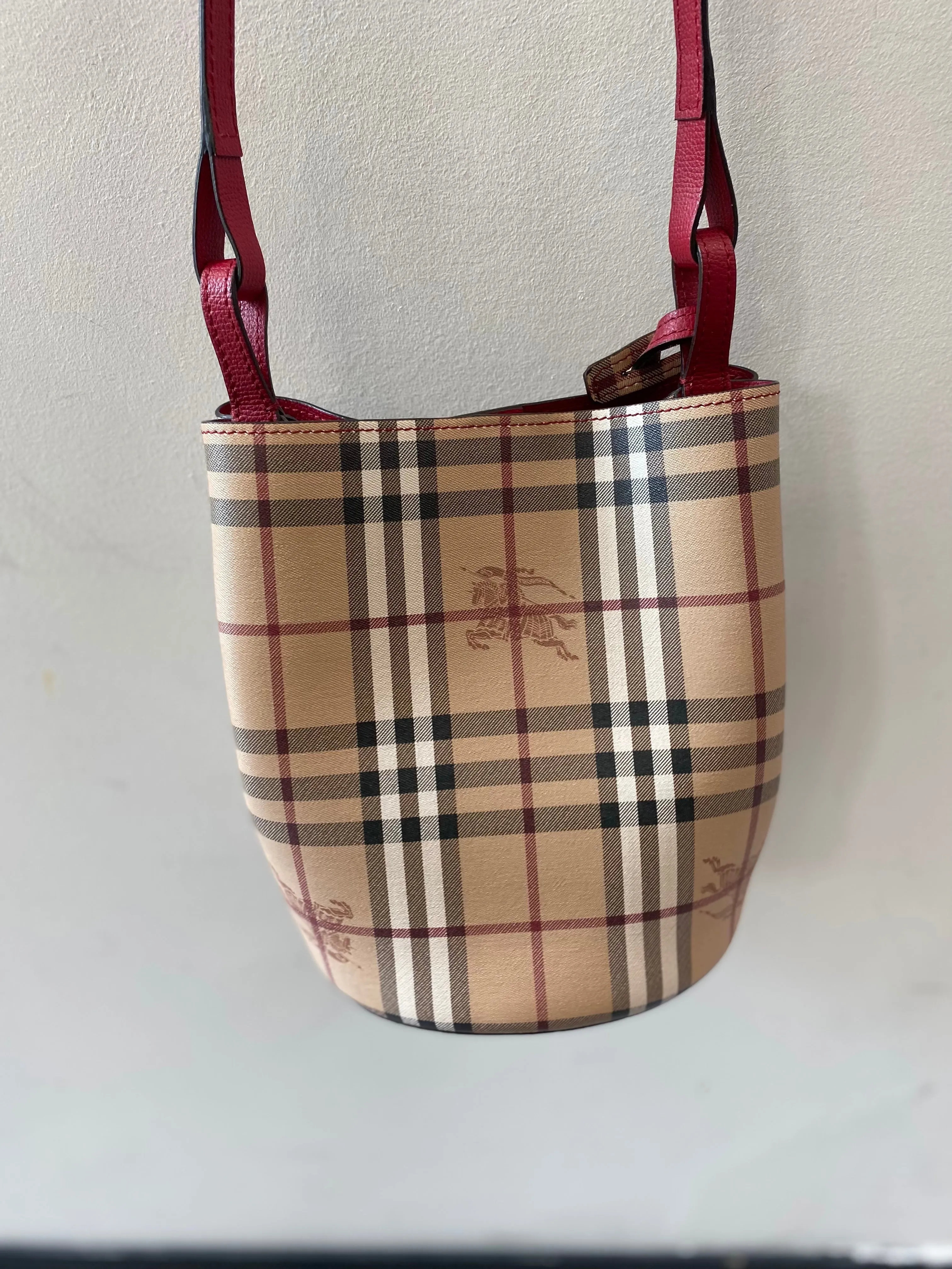 BURBERRY HAYMARKET CHECK LORNE BUCKET BAG