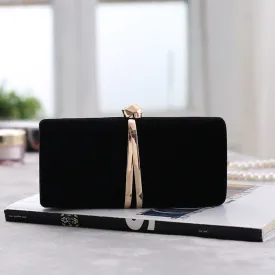 Dinner Darling: A chic and compact hard box bag for a night out!