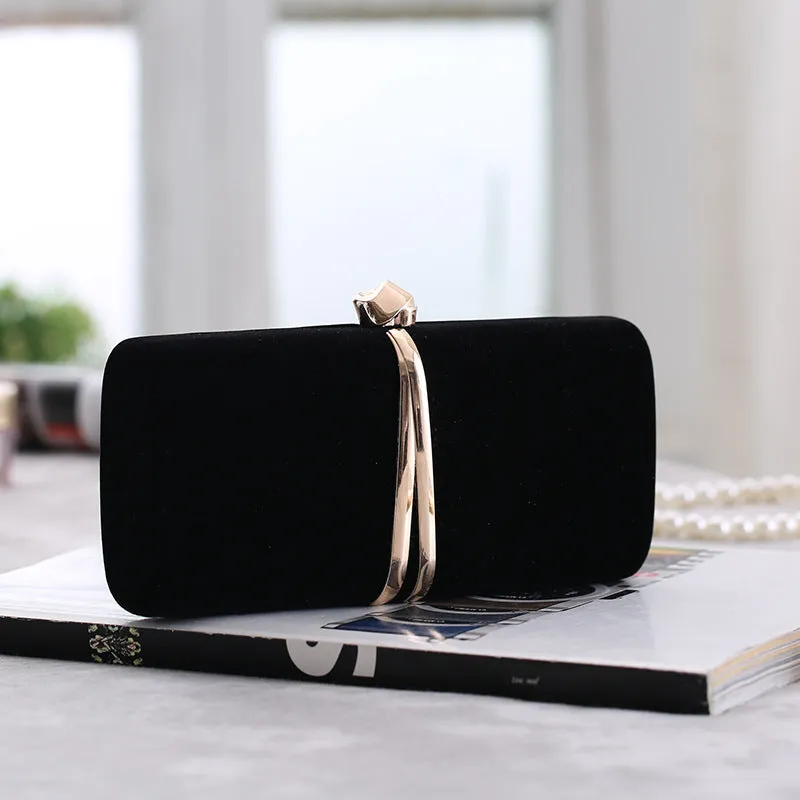 Dinner Darling: A chic and compact hard box bag for a night out!