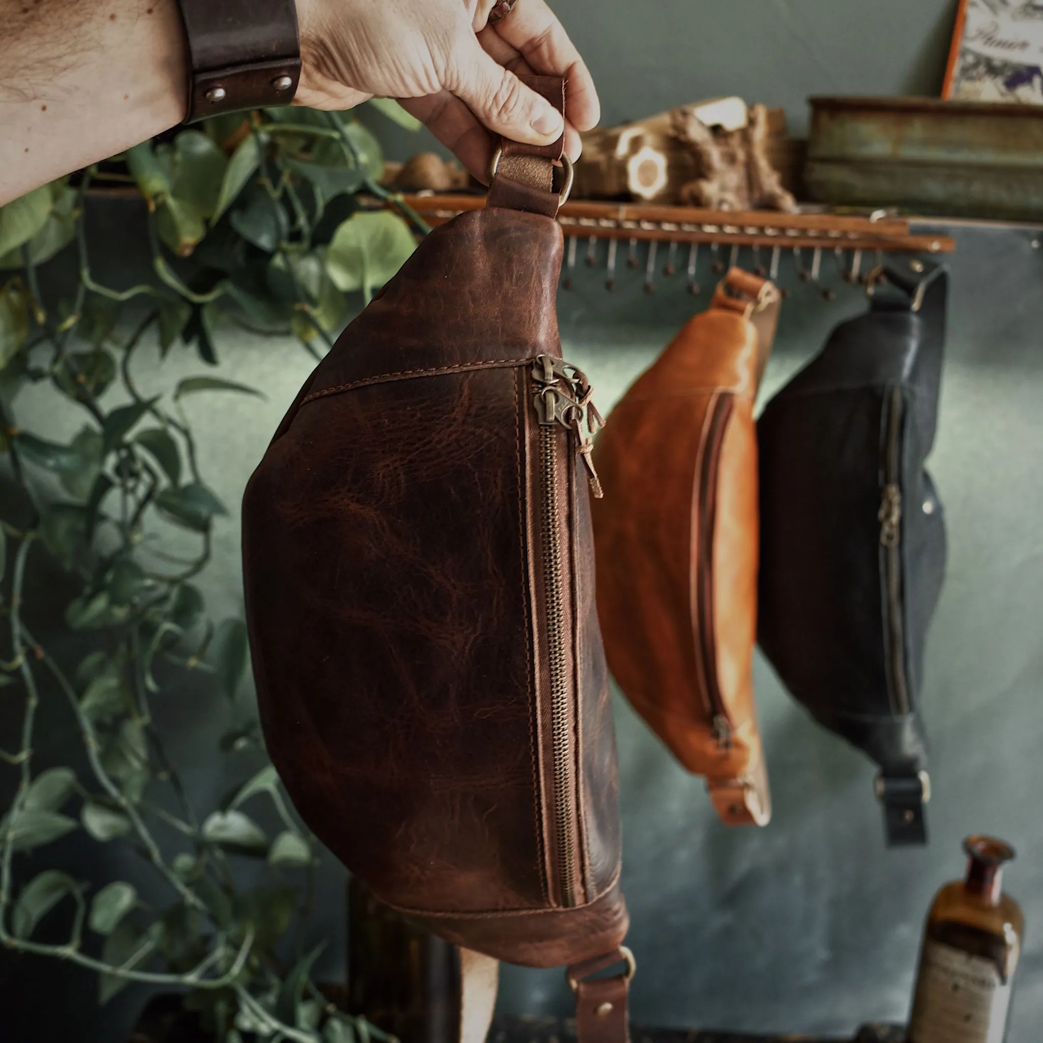 Verdun Leather Fanny Pack – Dark Brown Edition